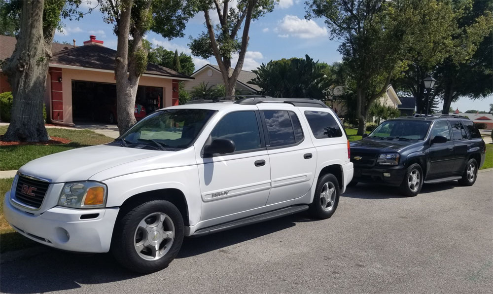 2 Chevy Trailblazers